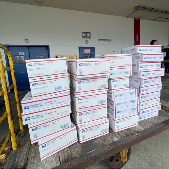 ⚡️Live Show Listing⚡️ - Picture 7 of 11